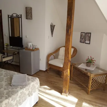 Casa de hóspedes Family Bellehouse 3*