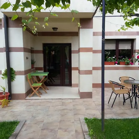 Family Bellehouse Tchernomorets