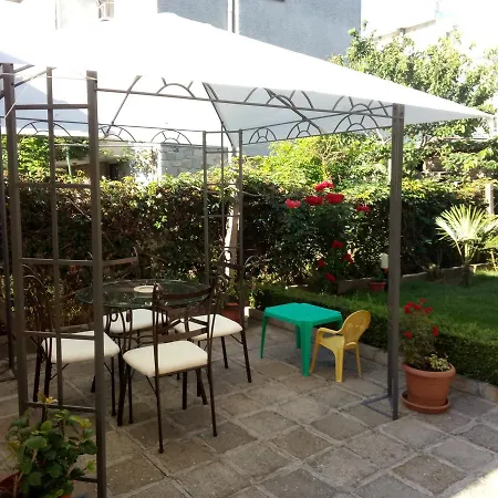 Casa de hóspedes Family Bellehouse 3*